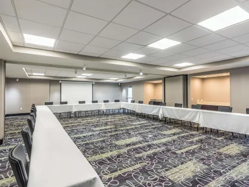 La Quinta Inn & Suites by Wyndham Denver Tech Center Business Facilities Photos