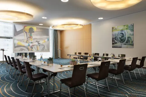 Renaissance Zurich Tower Hotel Business Facilities Photos