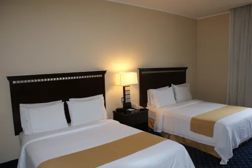 Holiday Inn Express Mexico Santa Fe Rum Photos