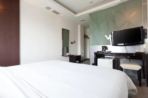 The Riverside Hotel Rooms Photos