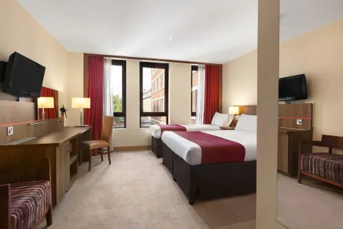 Ramada by Wyndham Hounslow - Heathrow East 客室 Photos