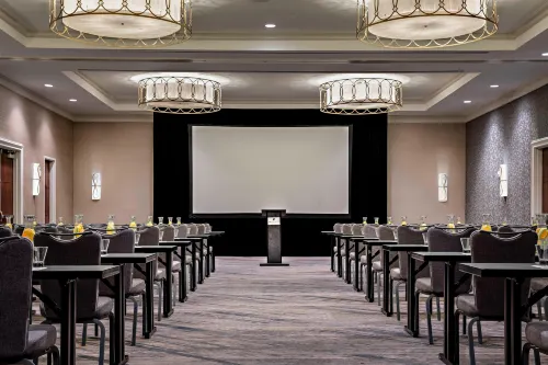 JW Marriott Houston by the Galleria Business Photos