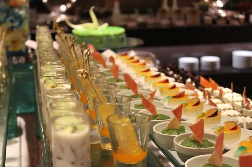 Radisson Blu Plaza Hotel Hyderabad Banjara Hills Dining Photos
