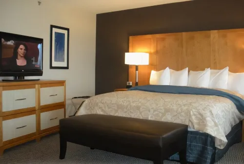 Best Western Plus Marina Gateway Hotel Photos