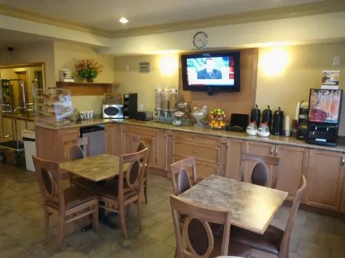 Best Western Peace Arch Inn Dining Photos