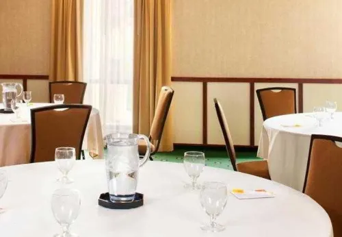 Courtyard Paramus Dining Photos