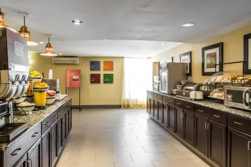 Comfort Inn & Suites East Hartford - Hartford Restauration Photos