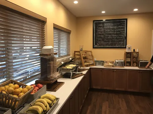 Ebb Tide Oceanfront Inn Dining Photos