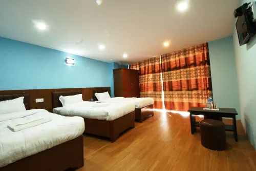 Everest Holiday Inn Rooms Photos