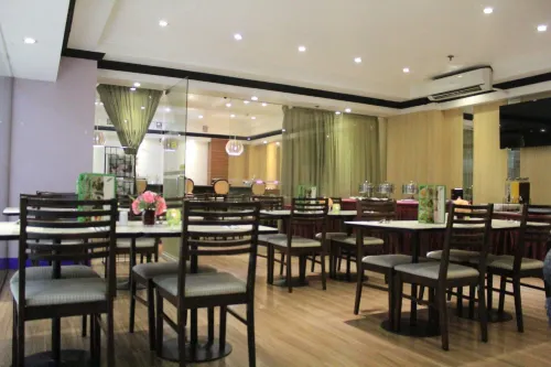 Executive Hotel Dining Photos