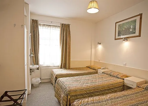 Earls Court Hotel Photos