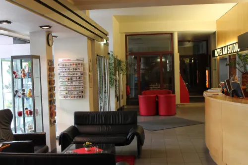 enjoy Hotel am Studio Öffentliche Flächen Photos