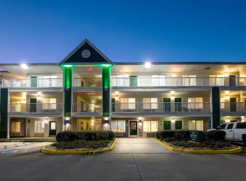 HomeTowne Studios Lake Charles - Sulphur Featured Photos
