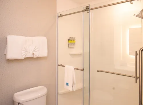 Holiday Inn Express & Suites Chester-Monroe-Goshen Photos
