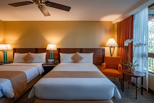 The Forest Lodge at Camp John Hay Zimmer Photos