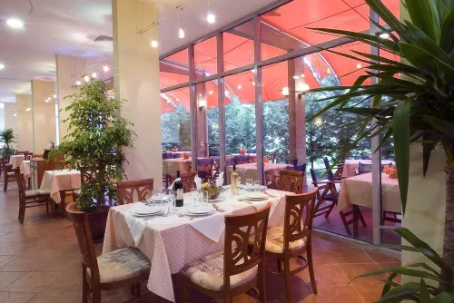 Ivana Palace Hotel - Free Parking Питание Photos