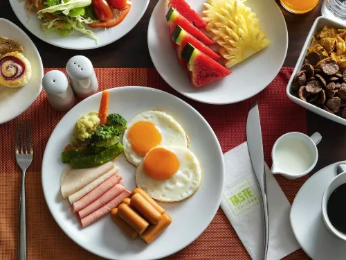 Ibis Phuket Patong Makanan Photos