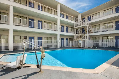 Americas Best Value Inn & Suites Humble Featured Photos