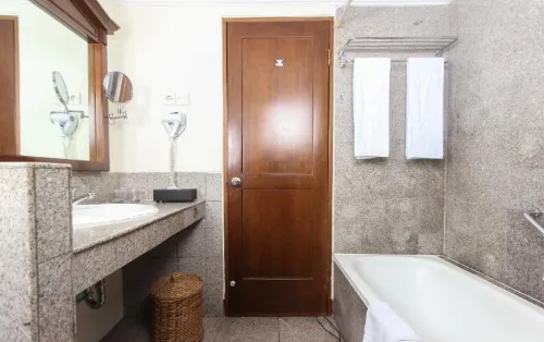 The Jayakarta Suites Bandung Phòng Photos