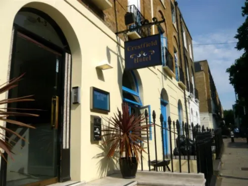 Crestfield Hotel Exterior Photos