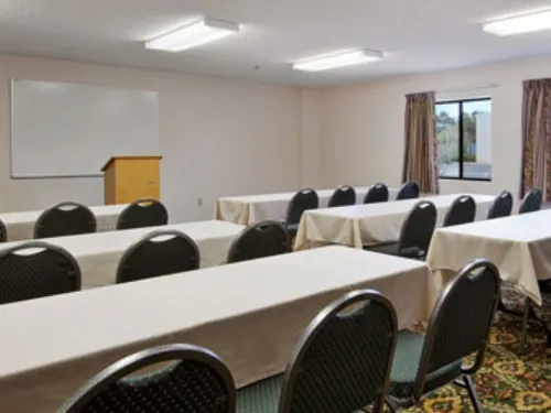 Days Inn by Wyndham Sarasota I-75 Dành cho công việc Photos