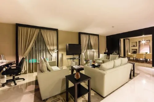 Ramada Plaza by Wyndham Dubai Deira Business Facilities Photos