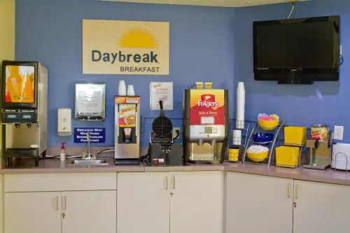 Days Inn by Wyndham Blue Springs Mahlzeiten Photos