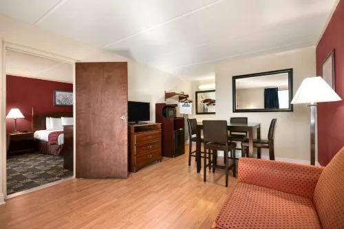 Days Inn & Suites by Wyndham Fort Bragg/Cross Creek Mall Photos