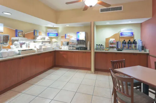 Holiday Inn Express & Suites Bishop Dining Photos