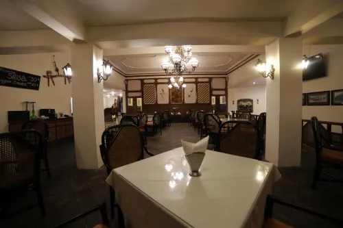 ÉL Hotel Kartika Wijaya Batu Питание Photos