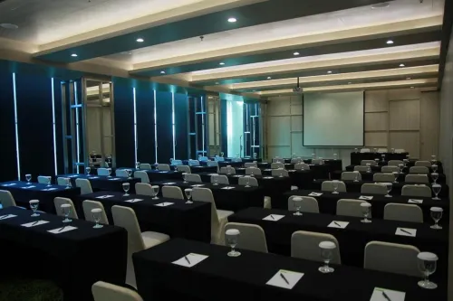 Sparks Life Jakarta, ARTOTEL Curated Fasilitas Bisnis Photos