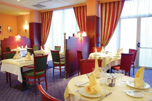 Best Western Plus Paris Orly Airport Restauration Photos