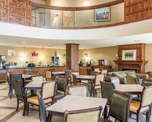 Baymont by Wyndham South Bend Near Notre Dame Dining Photos