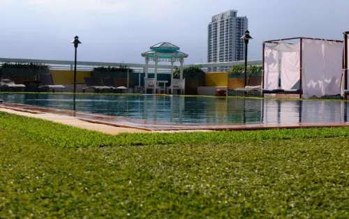 Evergreen Place Siam by UHG Exterior Photos
