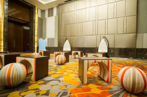 Radisson Blu Plaza Bangkok Business Facilities Photos