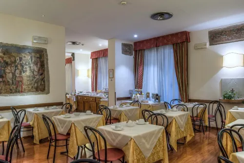 Hotel Machiavelli Palace Ruokailu Photos