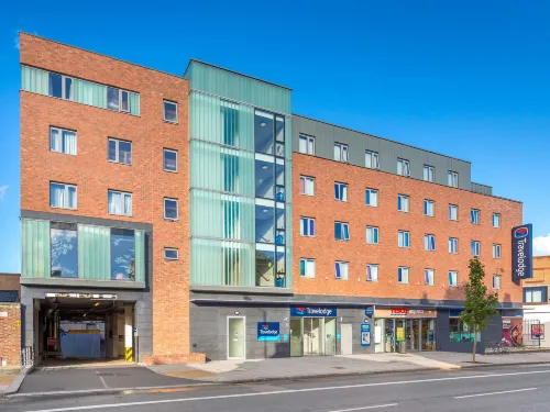 Cricklewood Lodge Hotel Exterior Photos