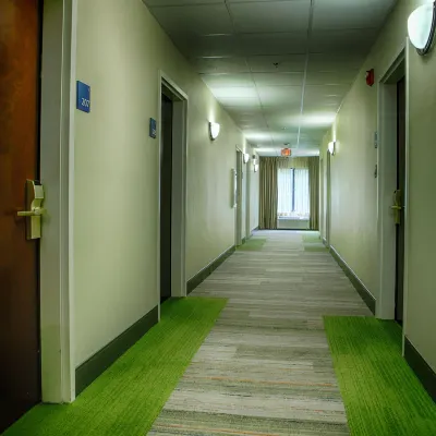 Holiday Inn Express & Suites Atlanta-Emory University Area Public Areas Photos