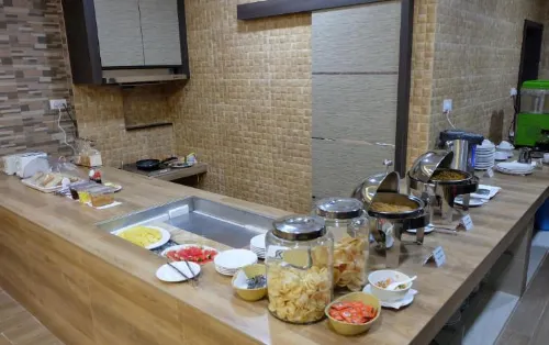Holiday Hotel Batam Dining Photos