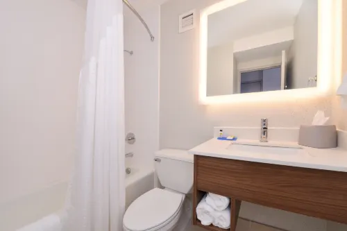 Holiday Inn Express Towson- Baltimore North Rooms Photos