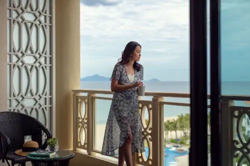 Sheraton Grand Danang Beach Resort & SPA Xung quanh Photos