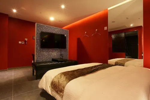 Hertz Hotel Photos