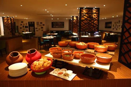 Radisson Blu Plaza Hotel Hyderabad Banjara Hills Dining Photos