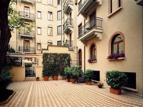 Hotel Milano Regency Exteriör Photos