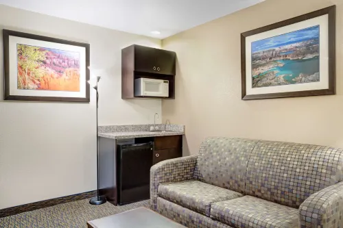 Days Inn & Suites by Wyndham Page Lake Powell Rooms Photos