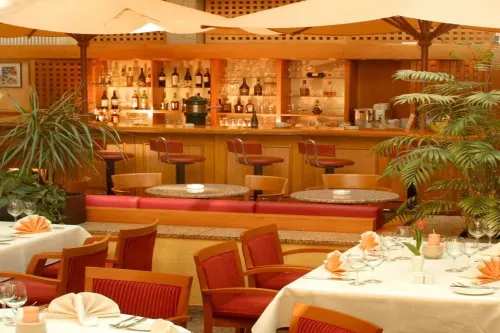 Centro Park Hotel Berlin, Trademark Collection by Wyndham Restauration Photos