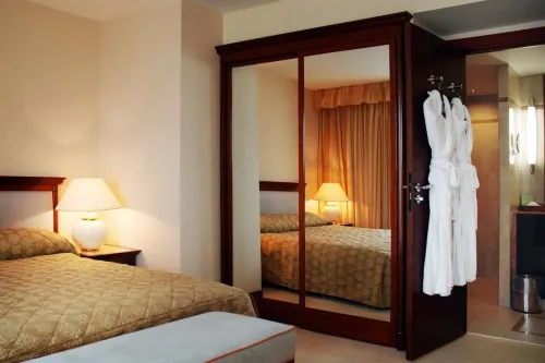 Evergreen Laurel Hotel Photos