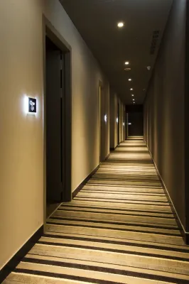 Queen Hotel II Espaces publics Photos