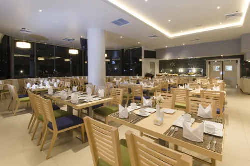 Holiday Inn Puebla la Noria Dining Photos