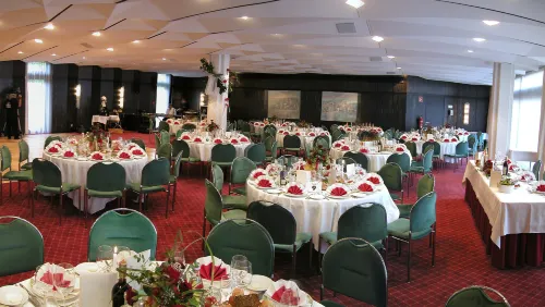 Ramada by Wyndham Nuernberg Parkhotel Business Facilities Photos